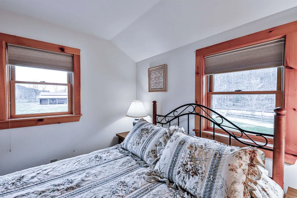 31 Palmer Road Chester VT 05143