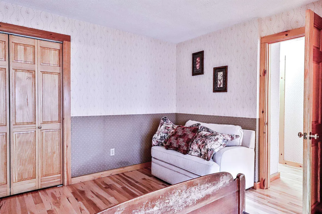 31 Palmer Road Chester VT 05143