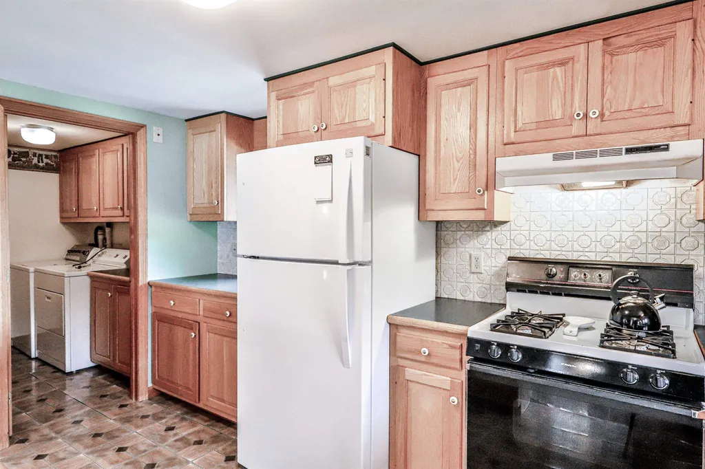 31 Palmer Road Chester VT 05143