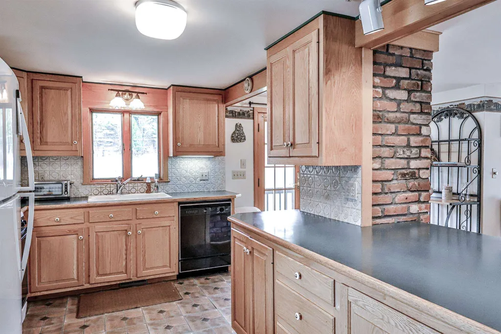 31 Palmer Road Chester VT 05143