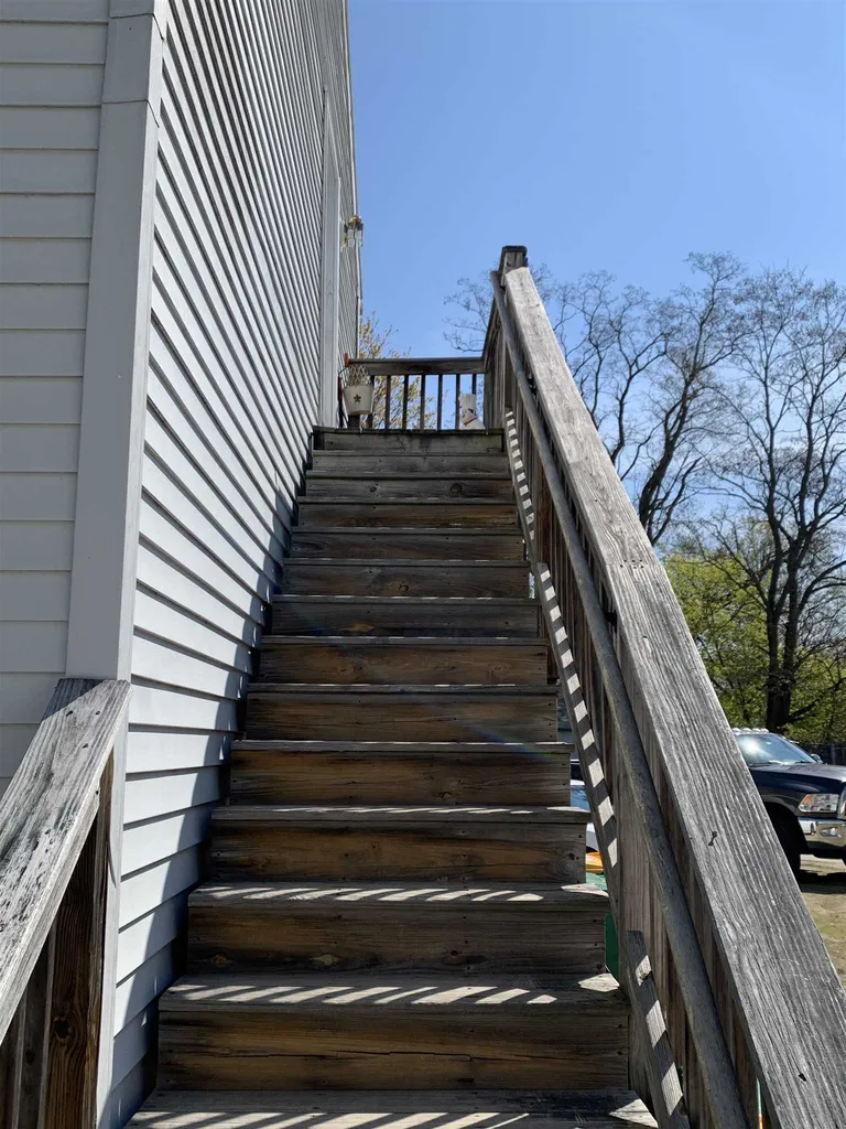 9 Pleasant Street Rochester NH 03867
