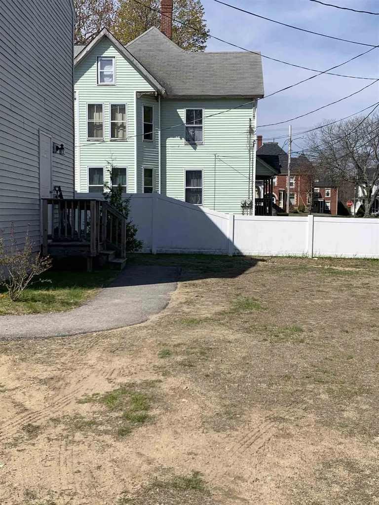 9 Pleasant Street Rochester NH 03867