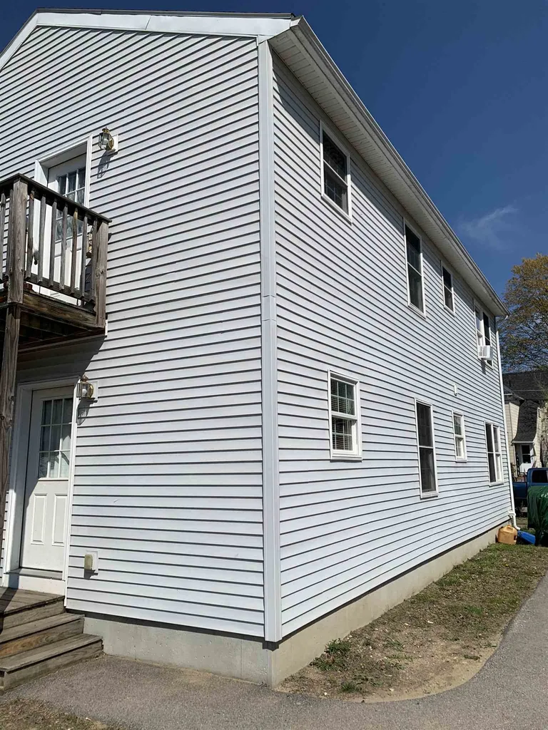 9 Pleasant Street Rochester NH 03867