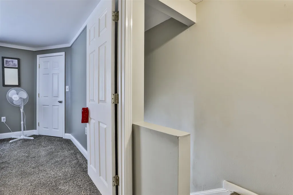89 English Range Road Derry NH 03038