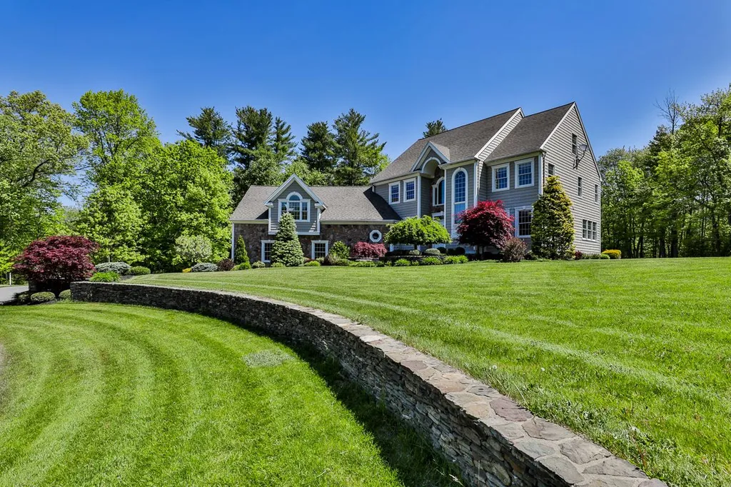 20 Ballard Lane Salem NH 03079