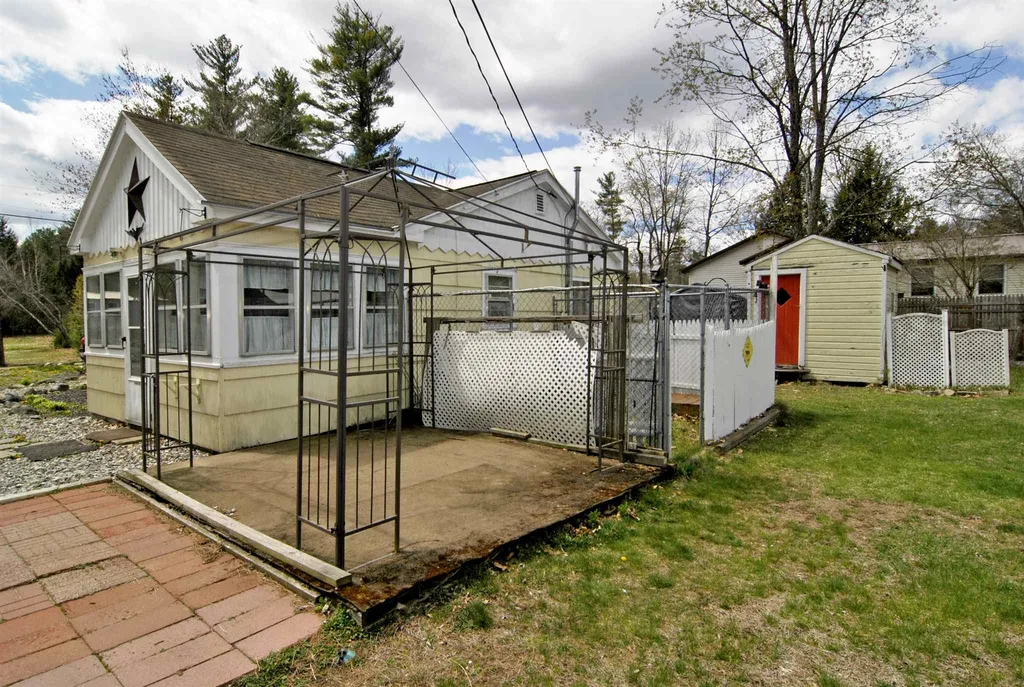 2 Kadra Street Brentwood NH 03833