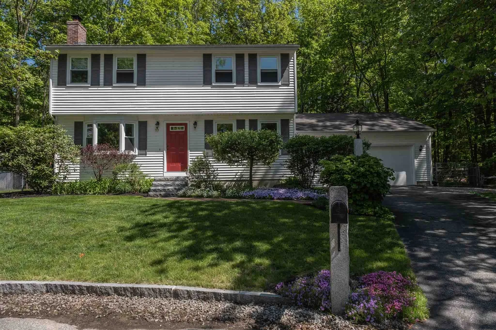 10 Nasturtium Terrace Concord NH 03303