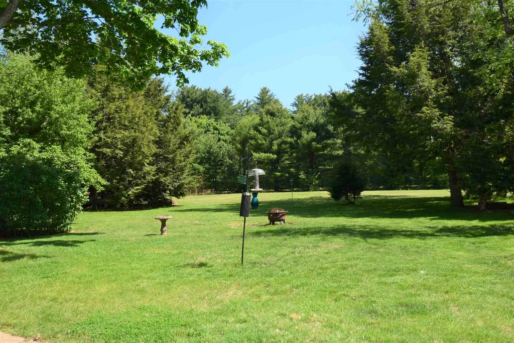 3 Scotland Road Kingston NH 03848