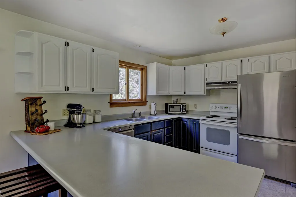 17 Mountain View Drive Canaan NH 03741