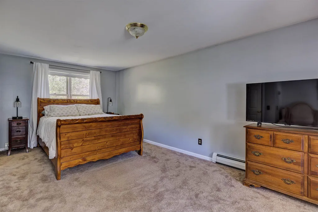 17 Mountain View Drive Canaan NH 03741