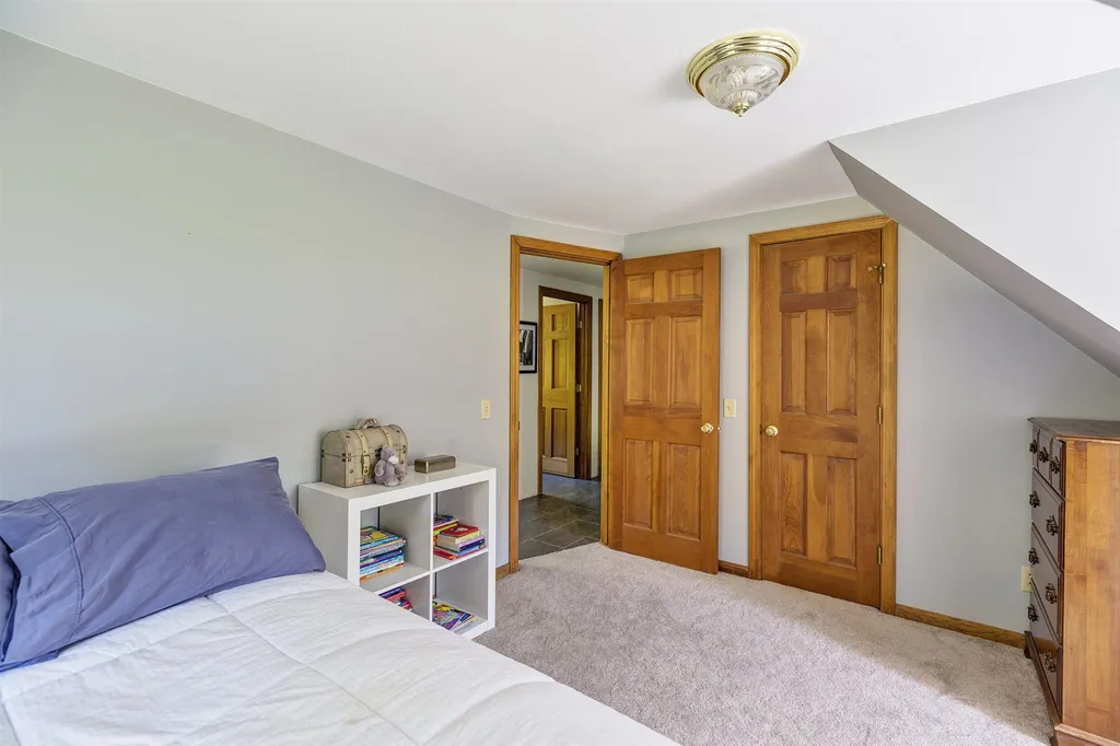 17 Mountain View Drive Canaan NH 03741