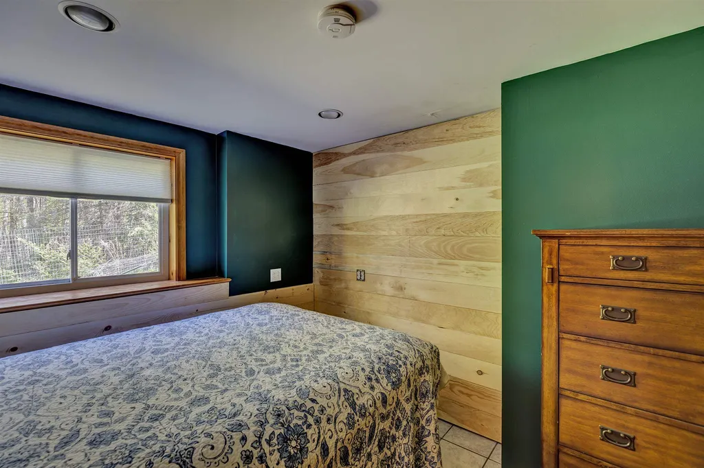 17 Mountain View Drive Canaan NH 03741