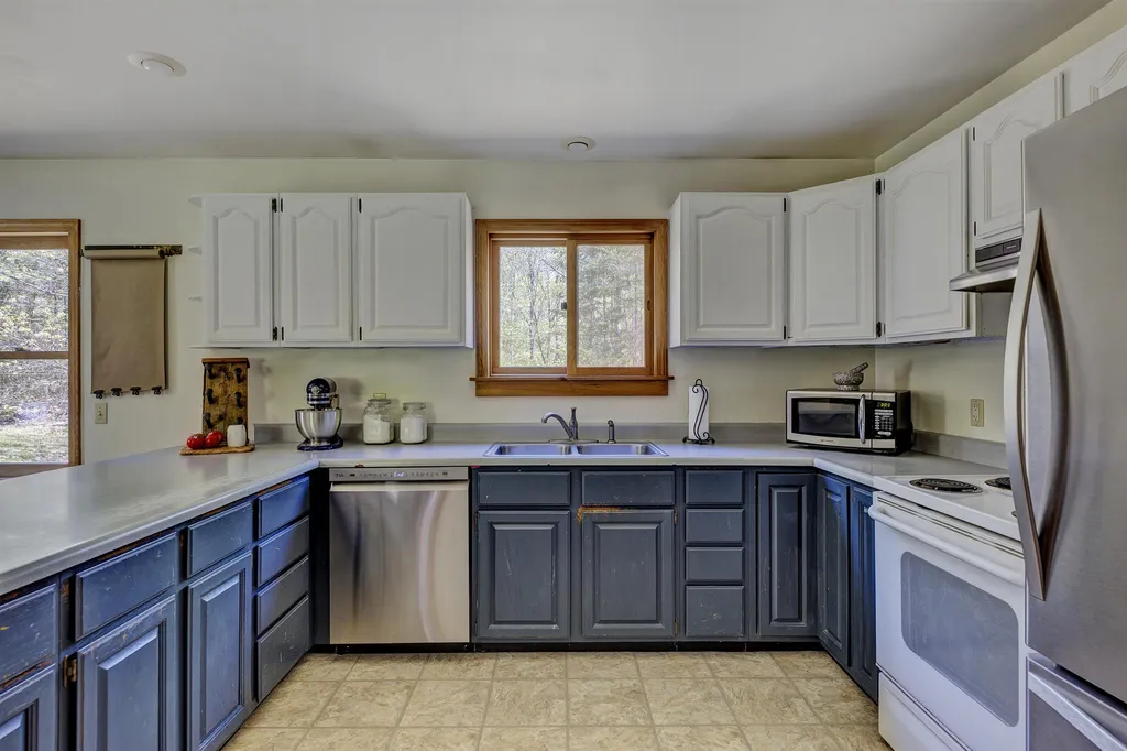 17 Mountain View Drive Canaan NH 03741