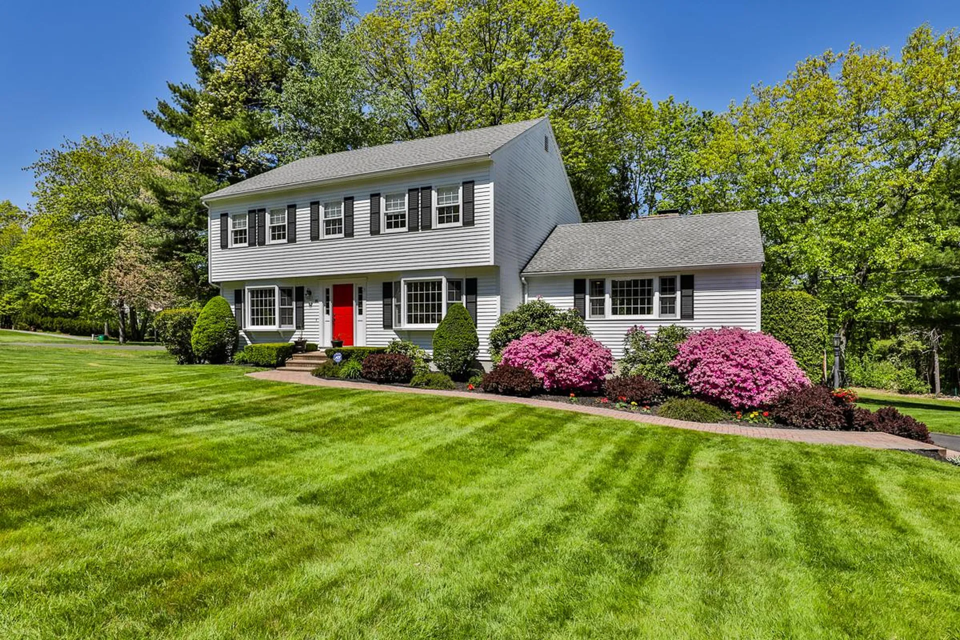18 Shadowbrook Drive Nashua NH 03062
