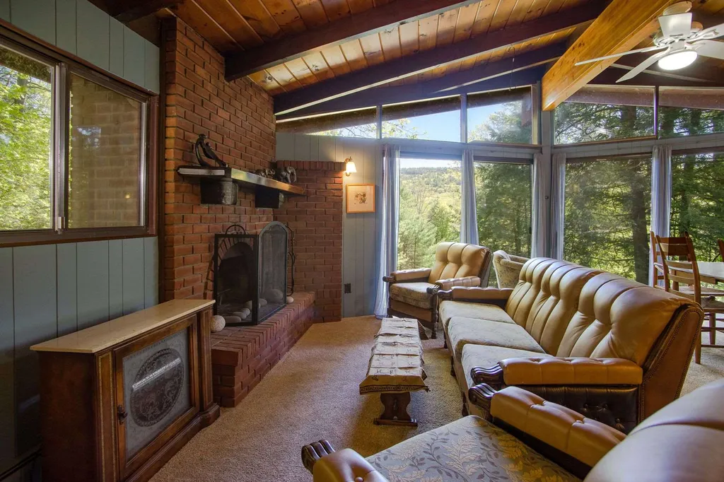 5536 Coolidge Highway Guilford VT 05301