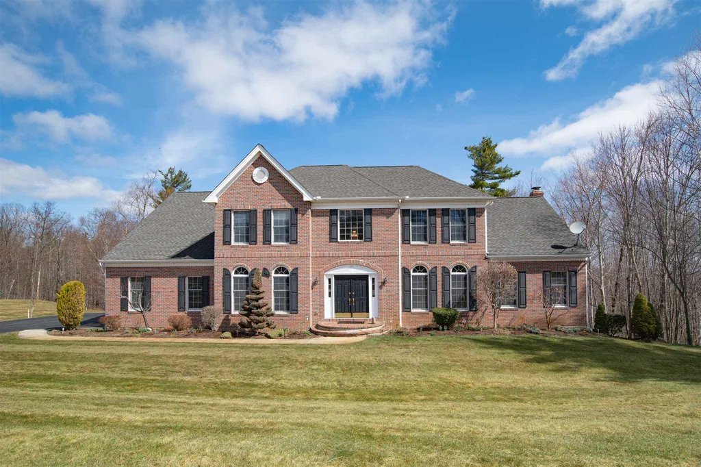 35 Buckingham Way Bedford NH 03110