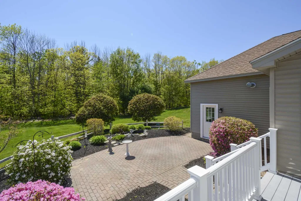 72 South Road Deerfield NH 03037
