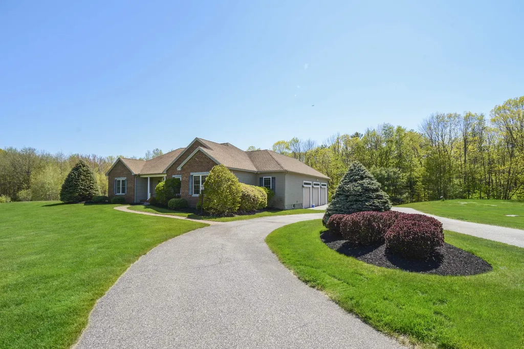 72 South Road Deerfield NH 03037