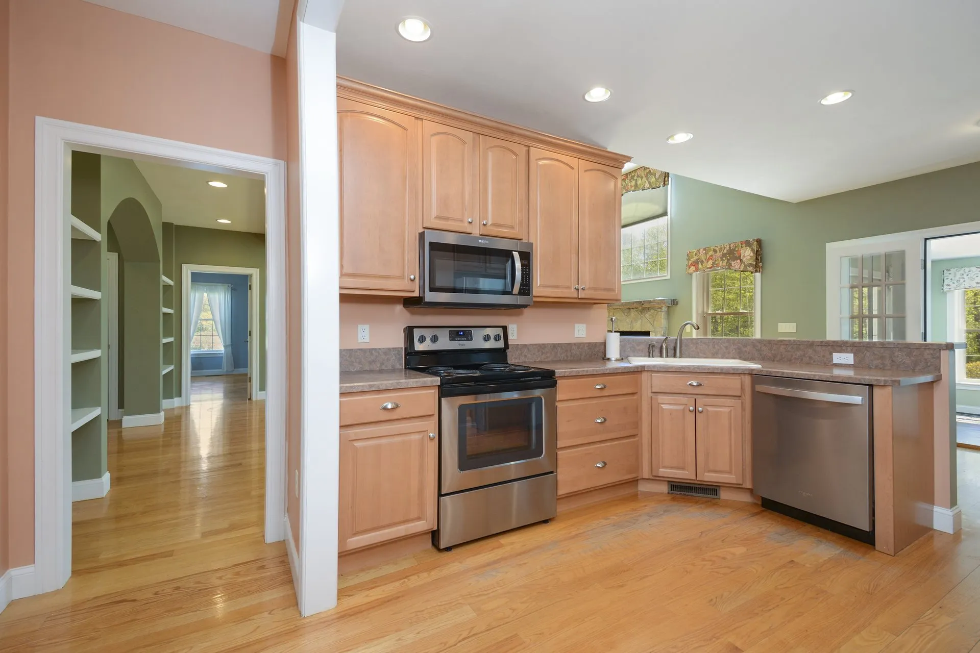 72 South Road Deerfield NH 03037