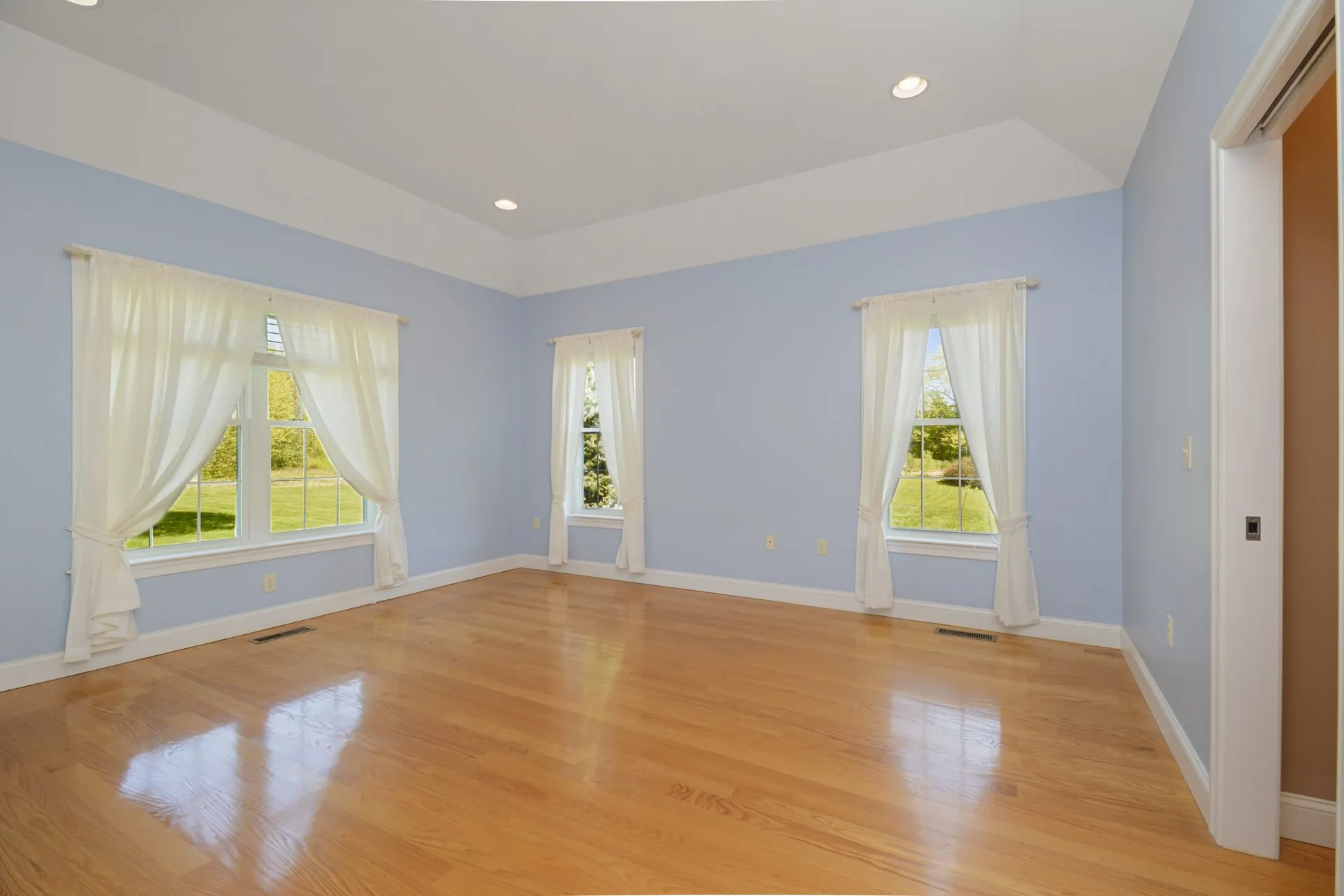 72 South Road Deerfield NH 03037