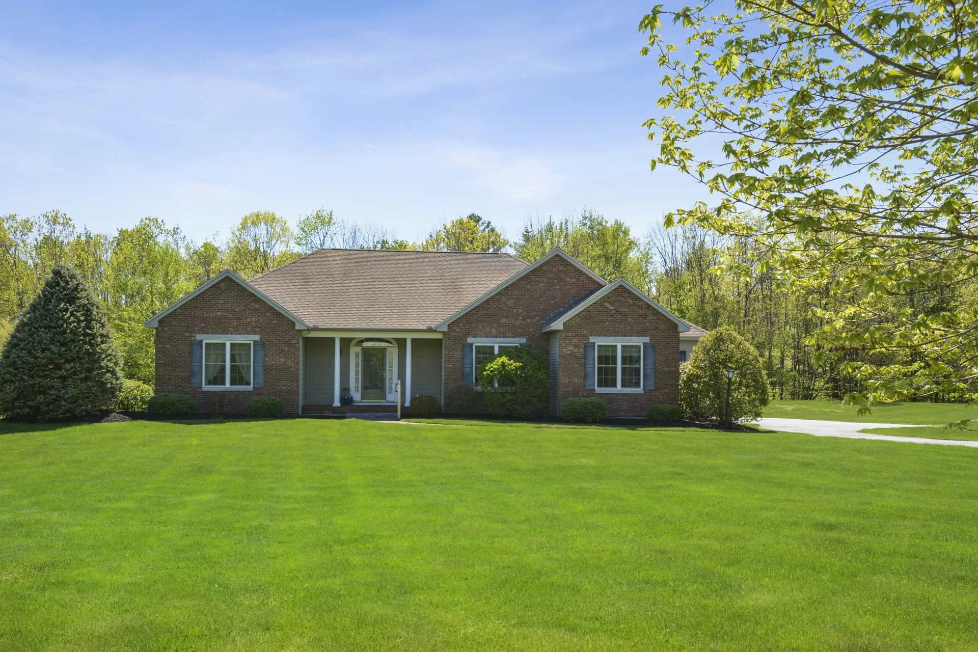 72 South Road Deerfield NH 03037
