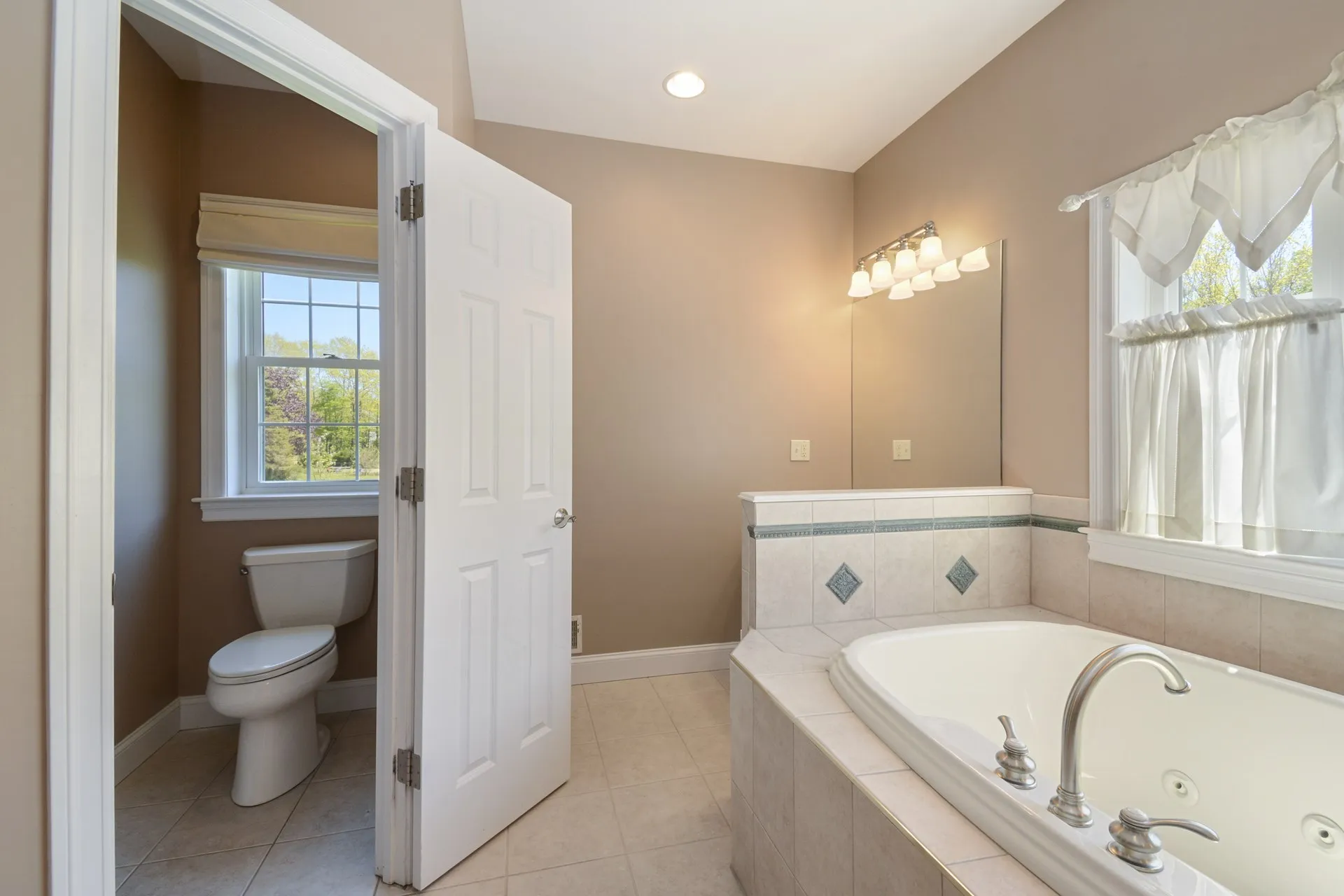 72 South Road Deerfield NH 03037