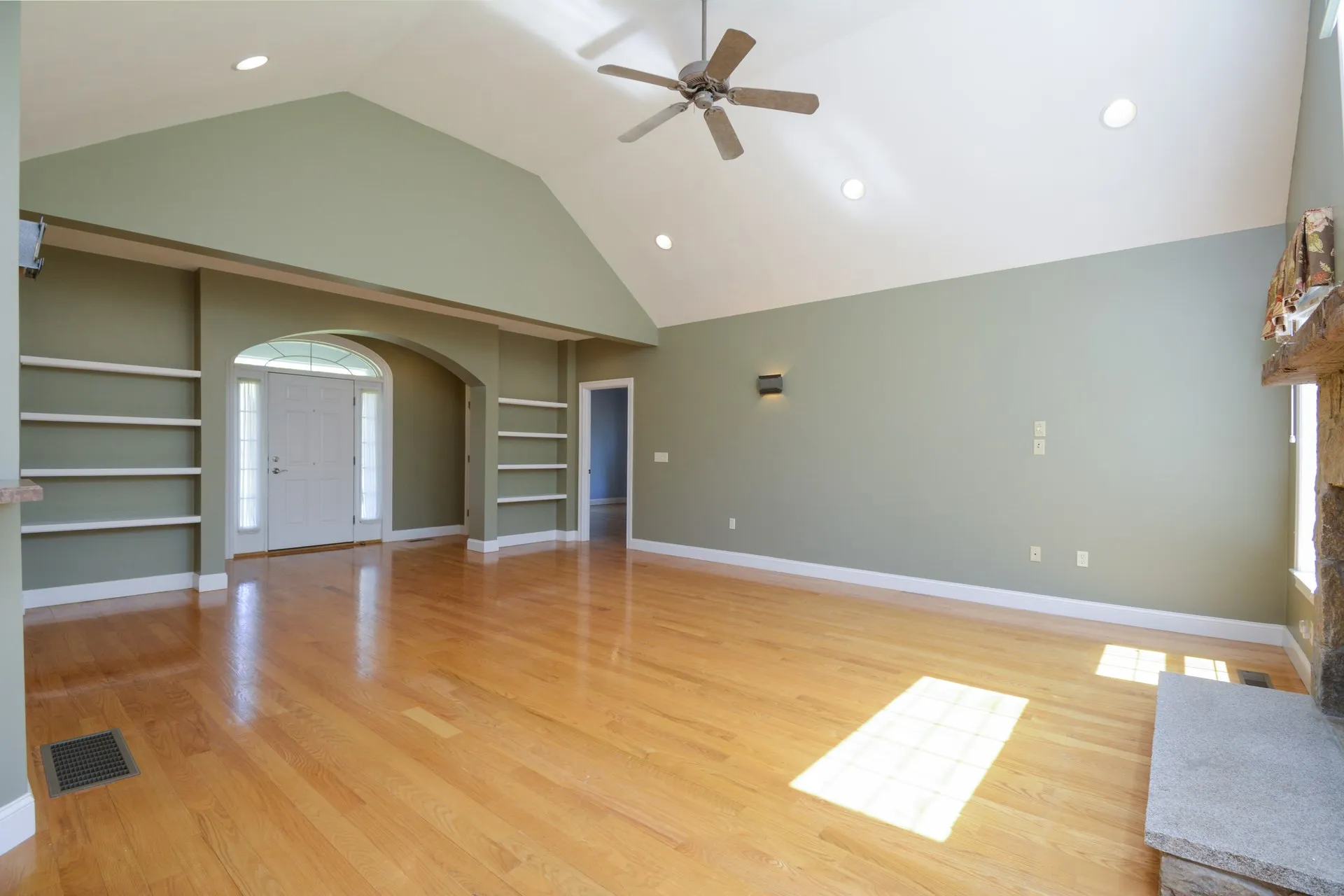 72 South Road Deerfield NH 03037