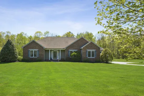 72 South Road Deerfield NH 03037