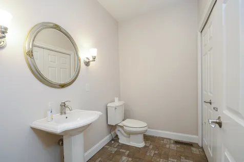 72 South Road Deerfield NH 03037