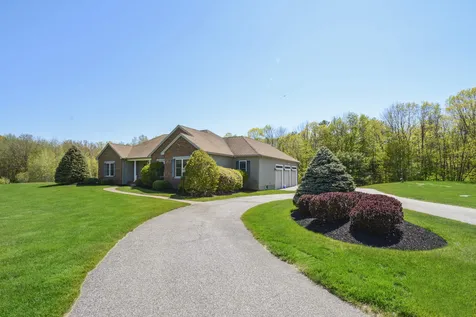 72 South Road Deerfield NH 03037