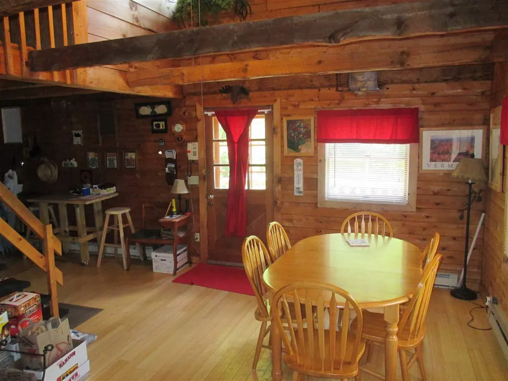 62 Landman Lane Jamaica VT 05343