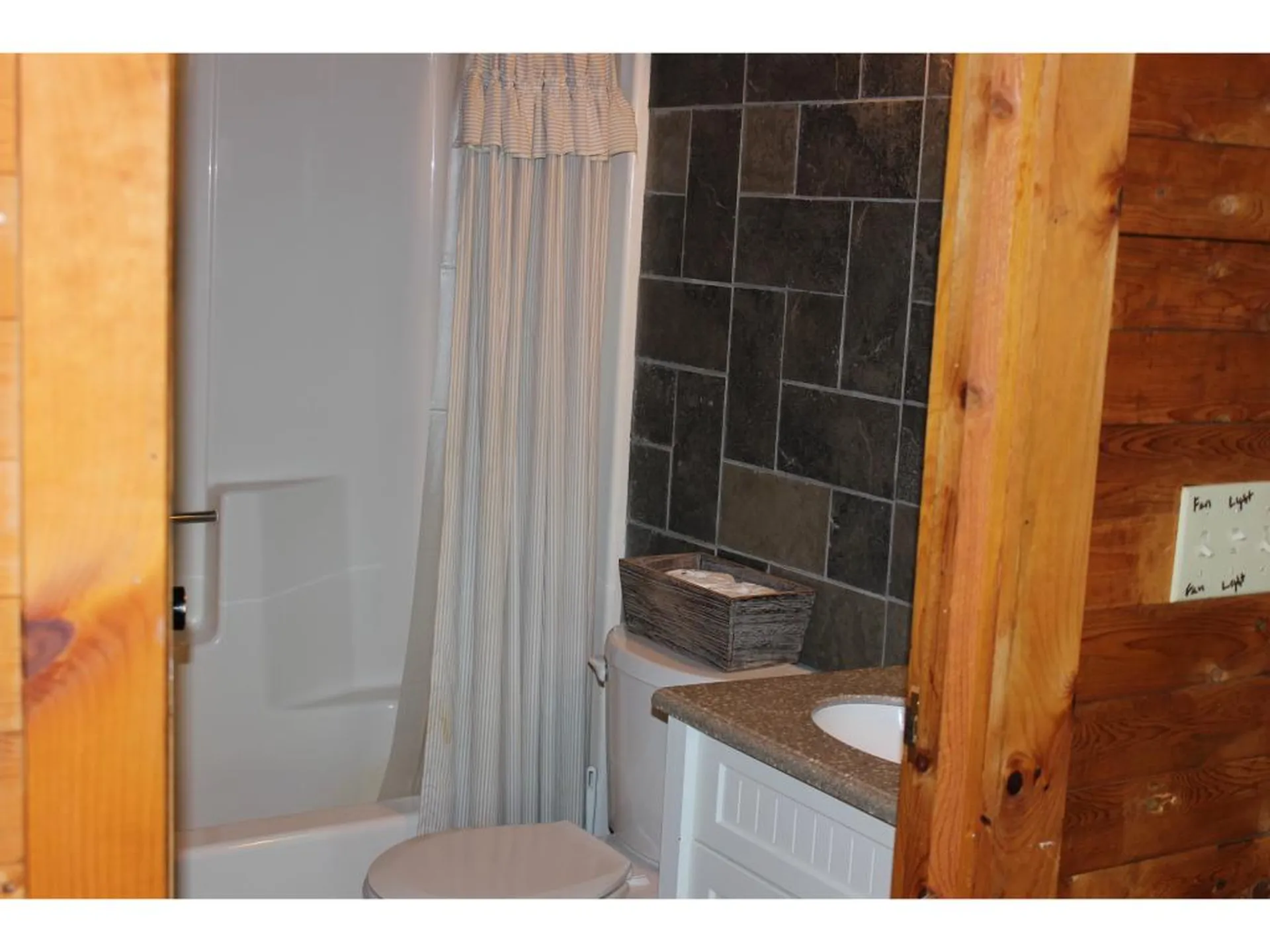 62 Landman Lane Jamaica VT 05343