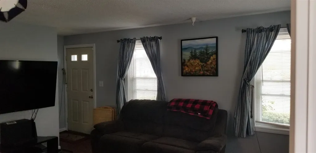 13 Donna Drive Pembroke NH 03275