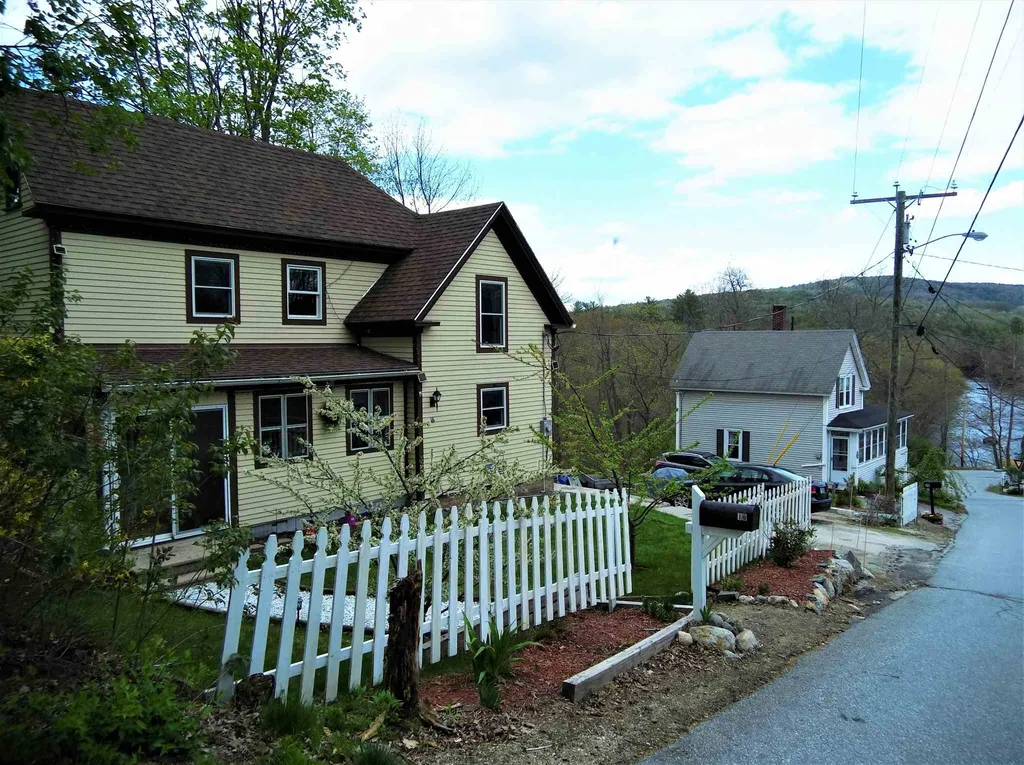 16 Prospect Street Hillsborough NH 03244