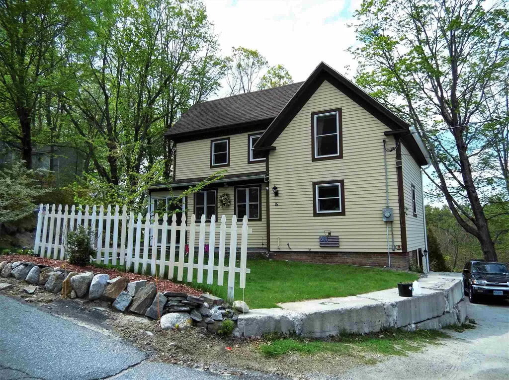 16 Prospect Street Hillsborough NH 03244