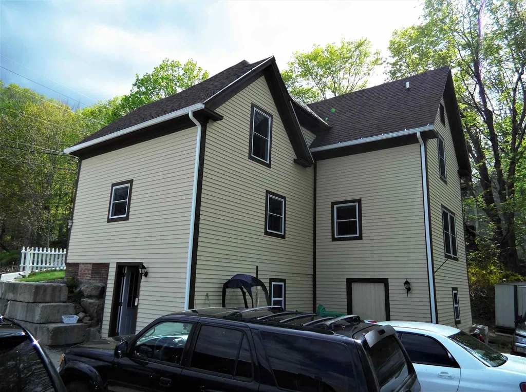 16 Prospect Street Hillsborough NH 03244