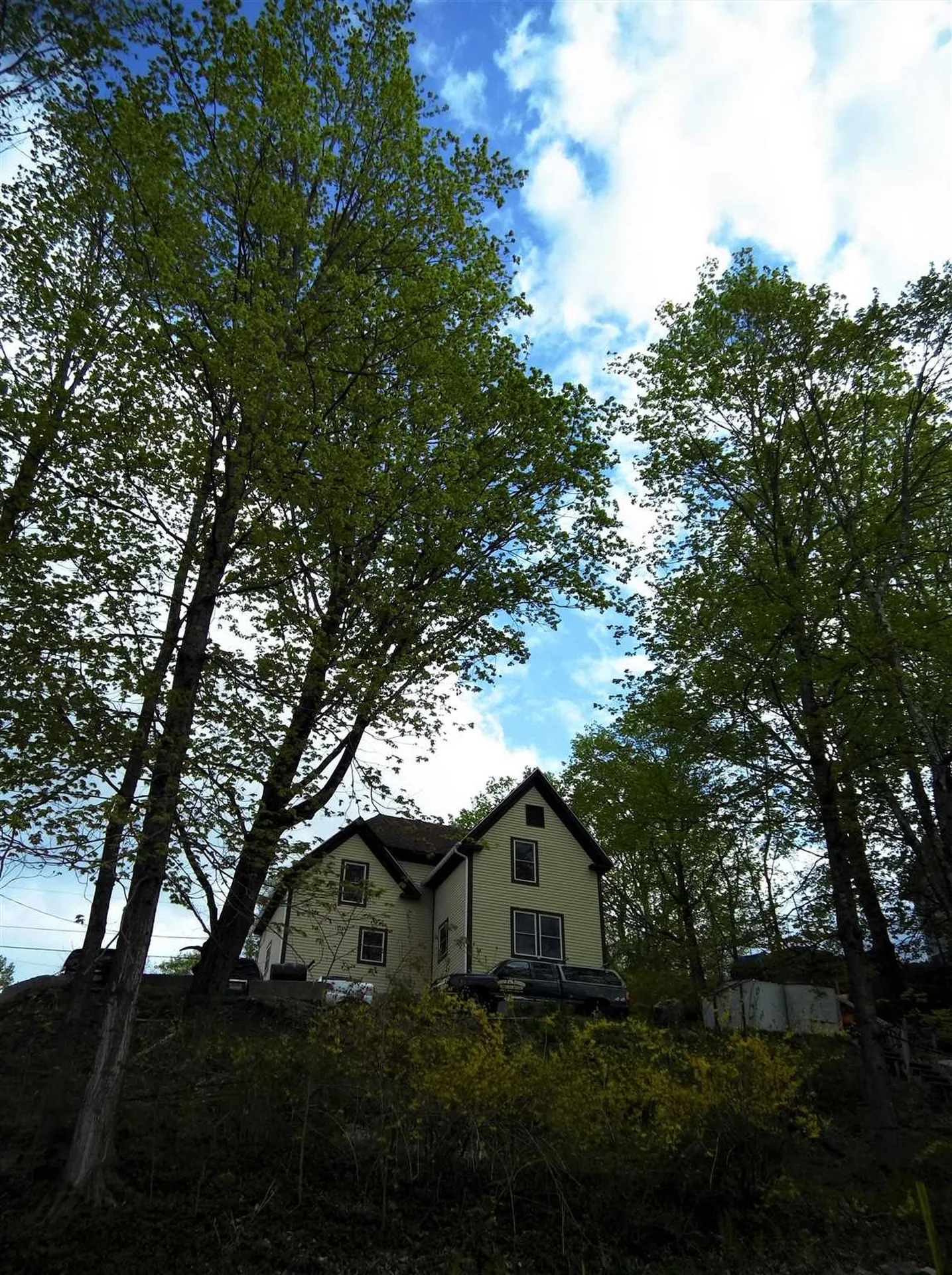 16 Prospect Street Hillsborough NH 03244