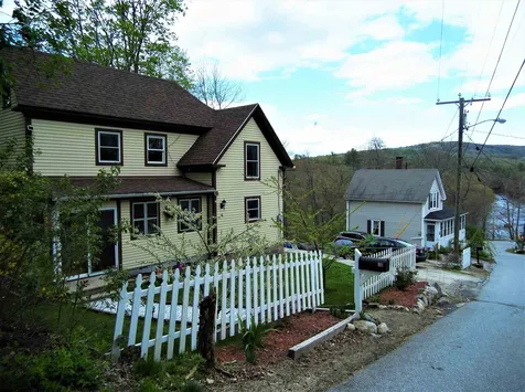 16 Prospect Street Hillsborough NH 03244