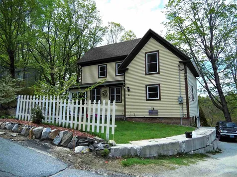 16 Prospect Street Hillsborough NH 03244
