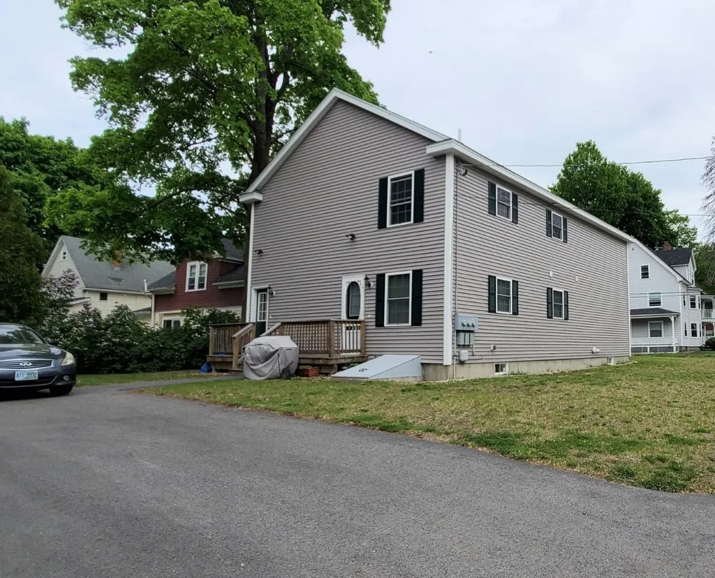 371 Myrtle Street Manchester NH 03104