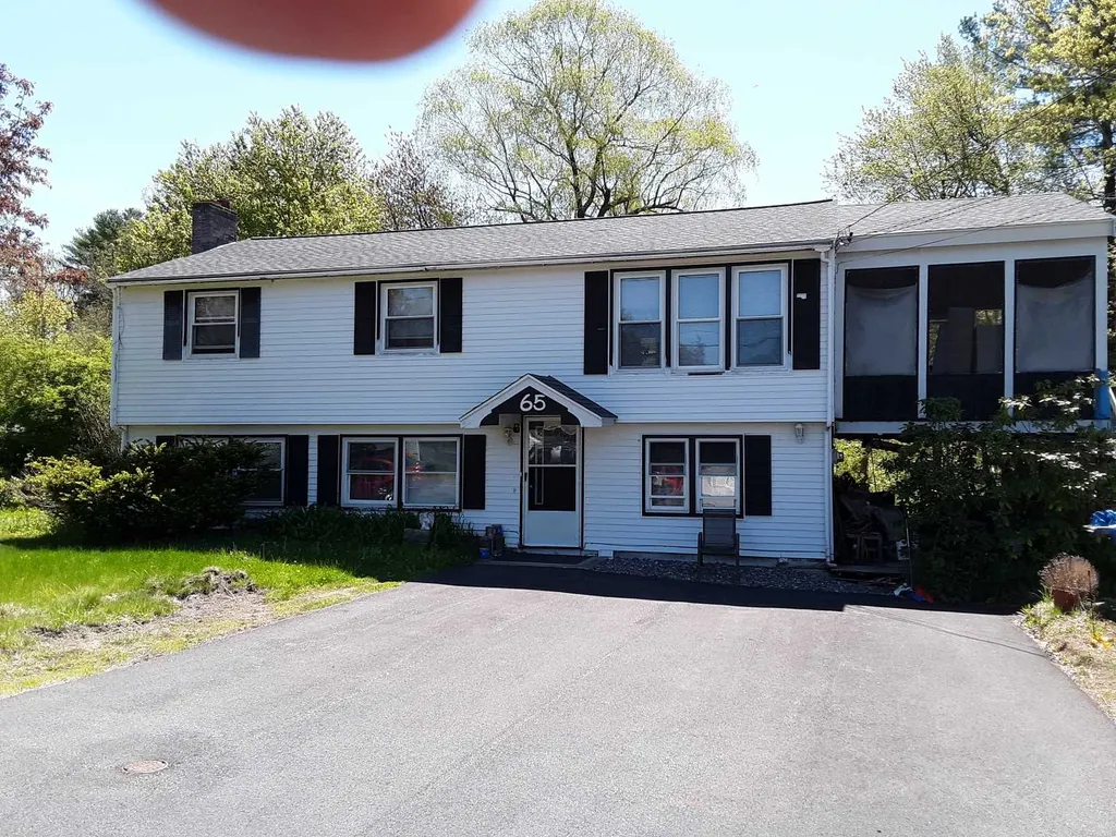 65 Royal Circle Salem NH 03079-2631