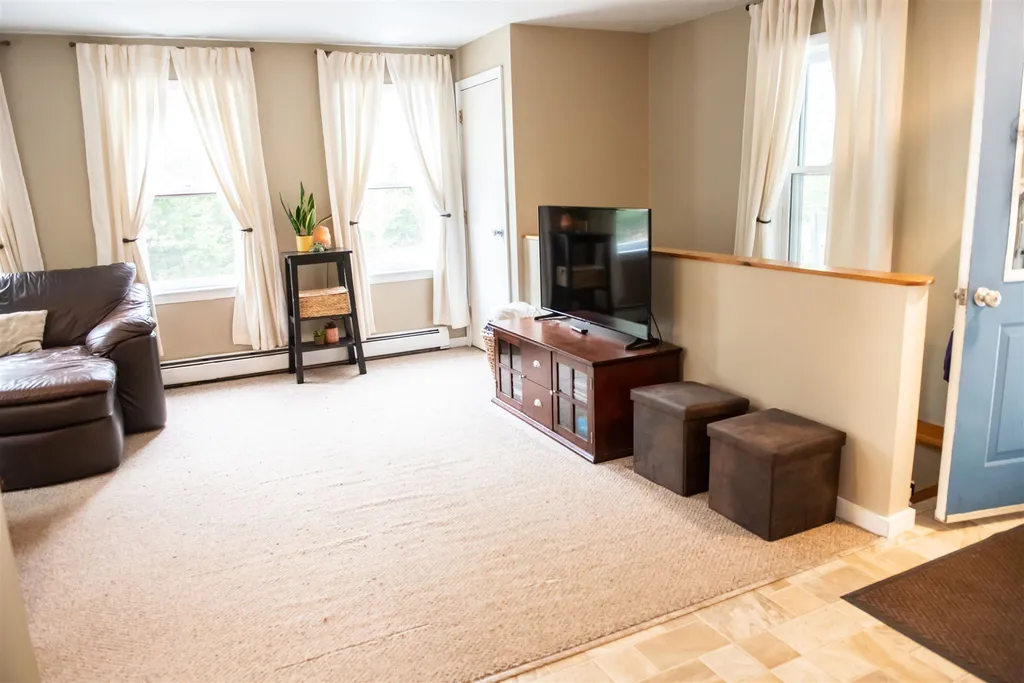 74 Harvey Lake Road Northwood NH 03261