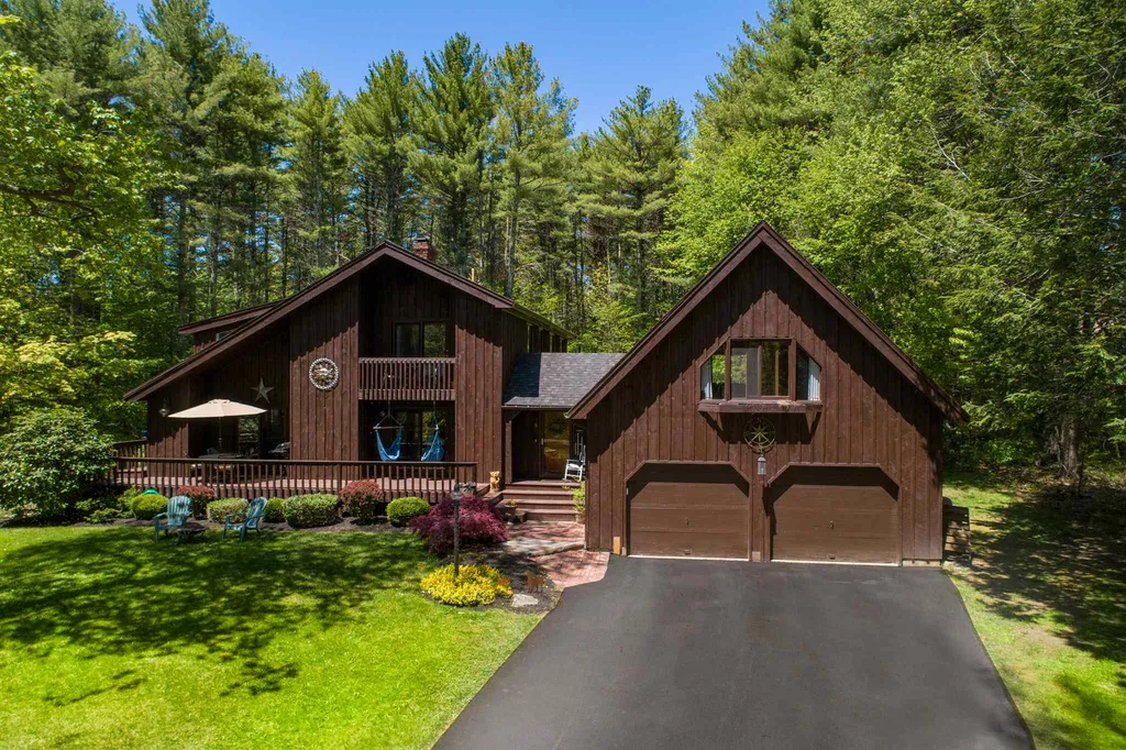 9 Beau Monde Drive North Hampton NH 03862