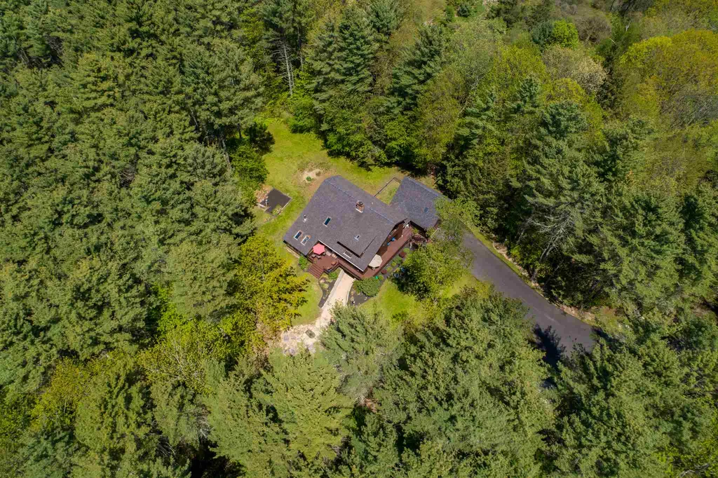9 Beau Monde Drive North Hampton NH 03862