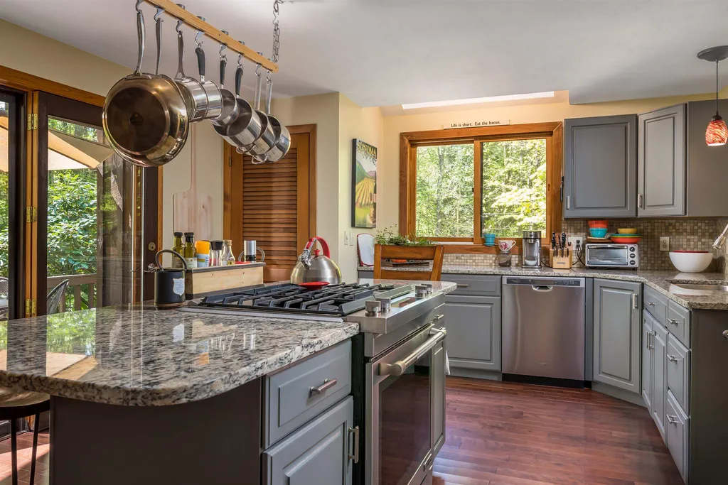 9 Beau Monde Drive North Hampton NH 03862