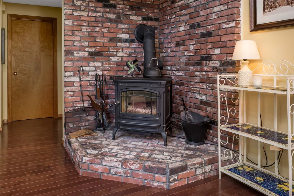 9 Beau Monde Drive North Hampton NH 03862