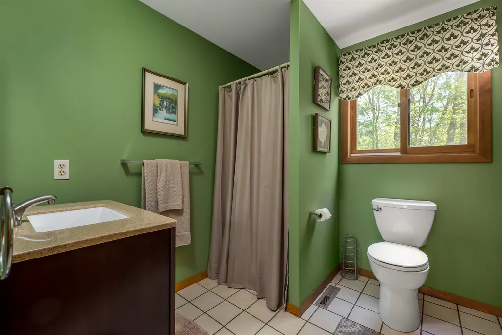 9 Beau Monde Drive North Hampton NH 03862