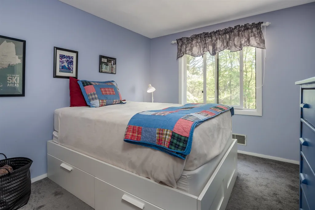 9 Beau Monde Drive North Hampton NH 03862