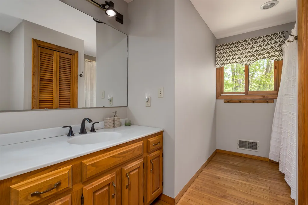 9 Beau Monde Drive North Hampton NH 03862