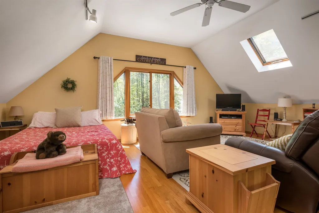 9 Beau Monde Drive North Hampton NH 03862